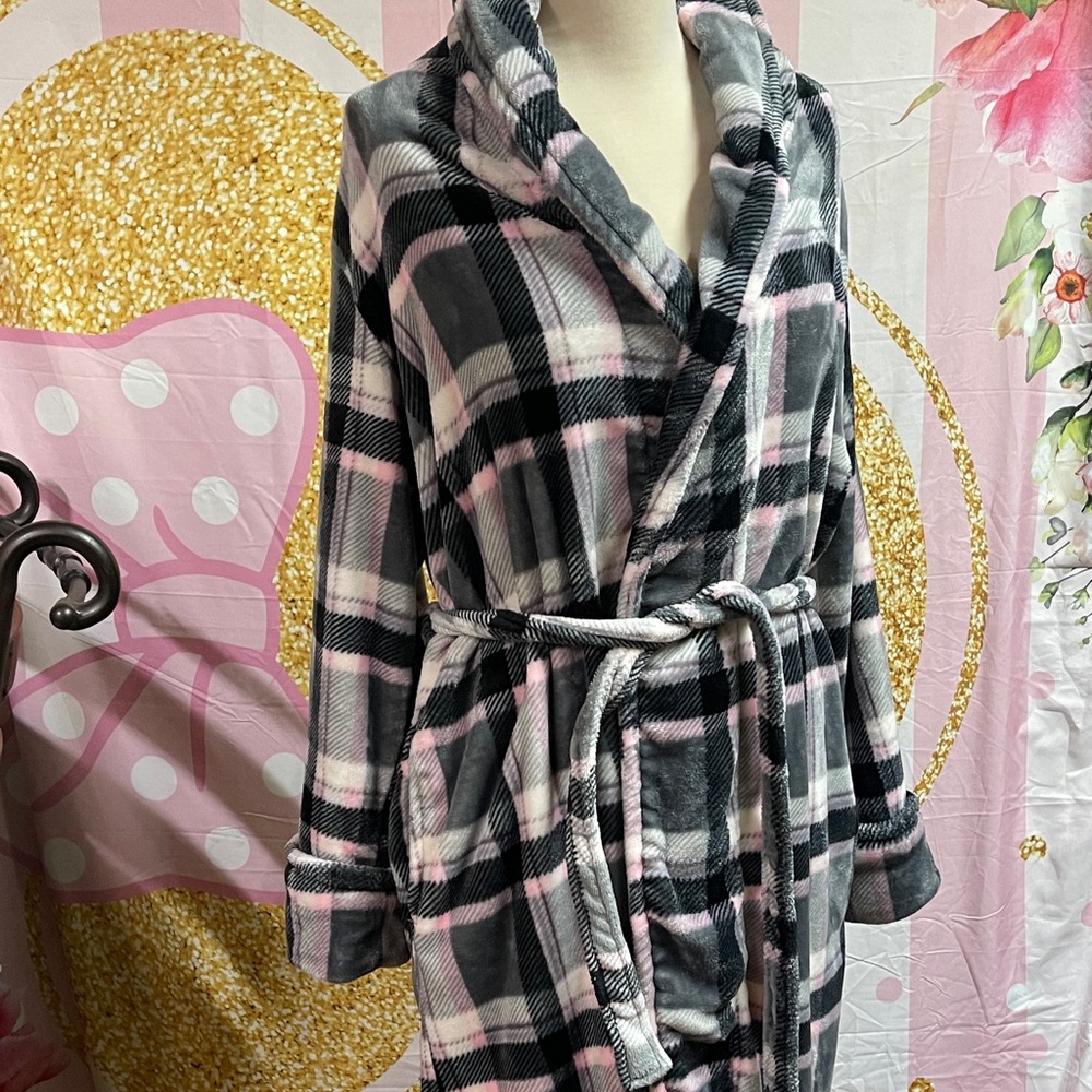 Faded Glory Plaid Robe - Black, Pink, White
